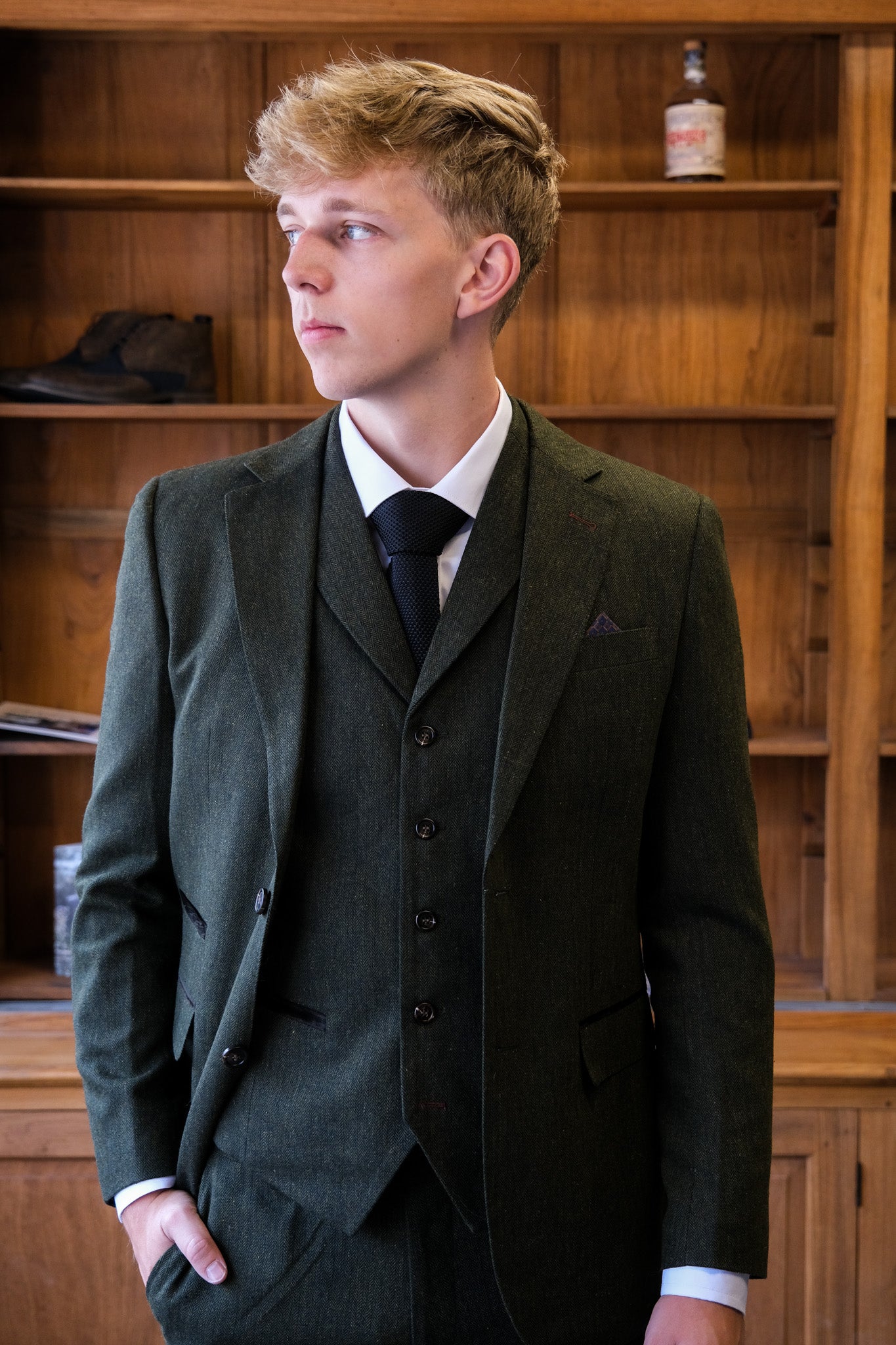 TAVERNY Chief tweed olive suit