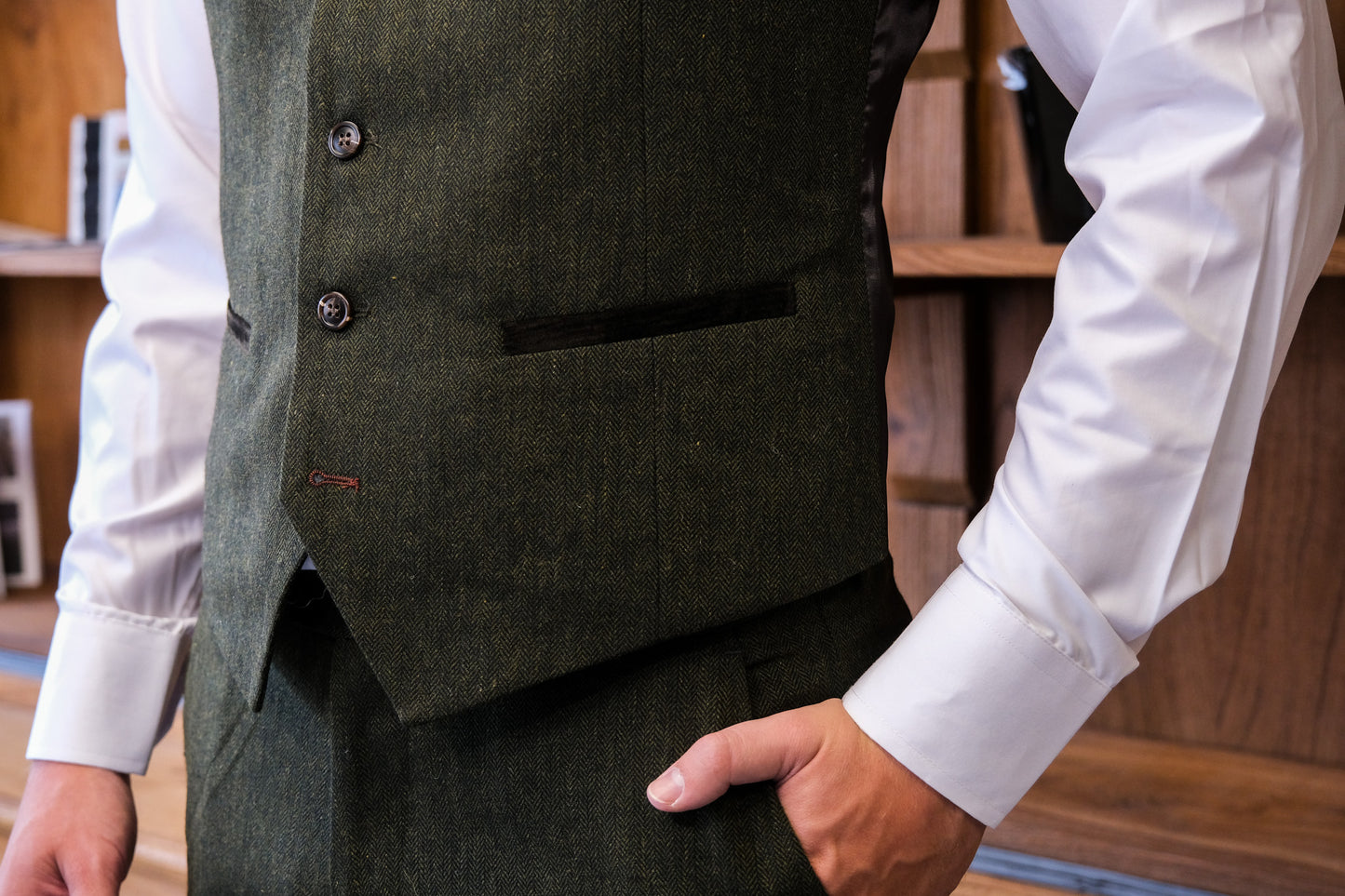 TAVERNY Chief tweed olive suit