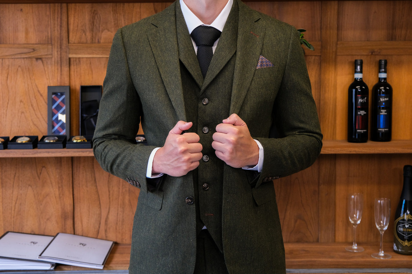 TAVERNY Chief tweed olive suit