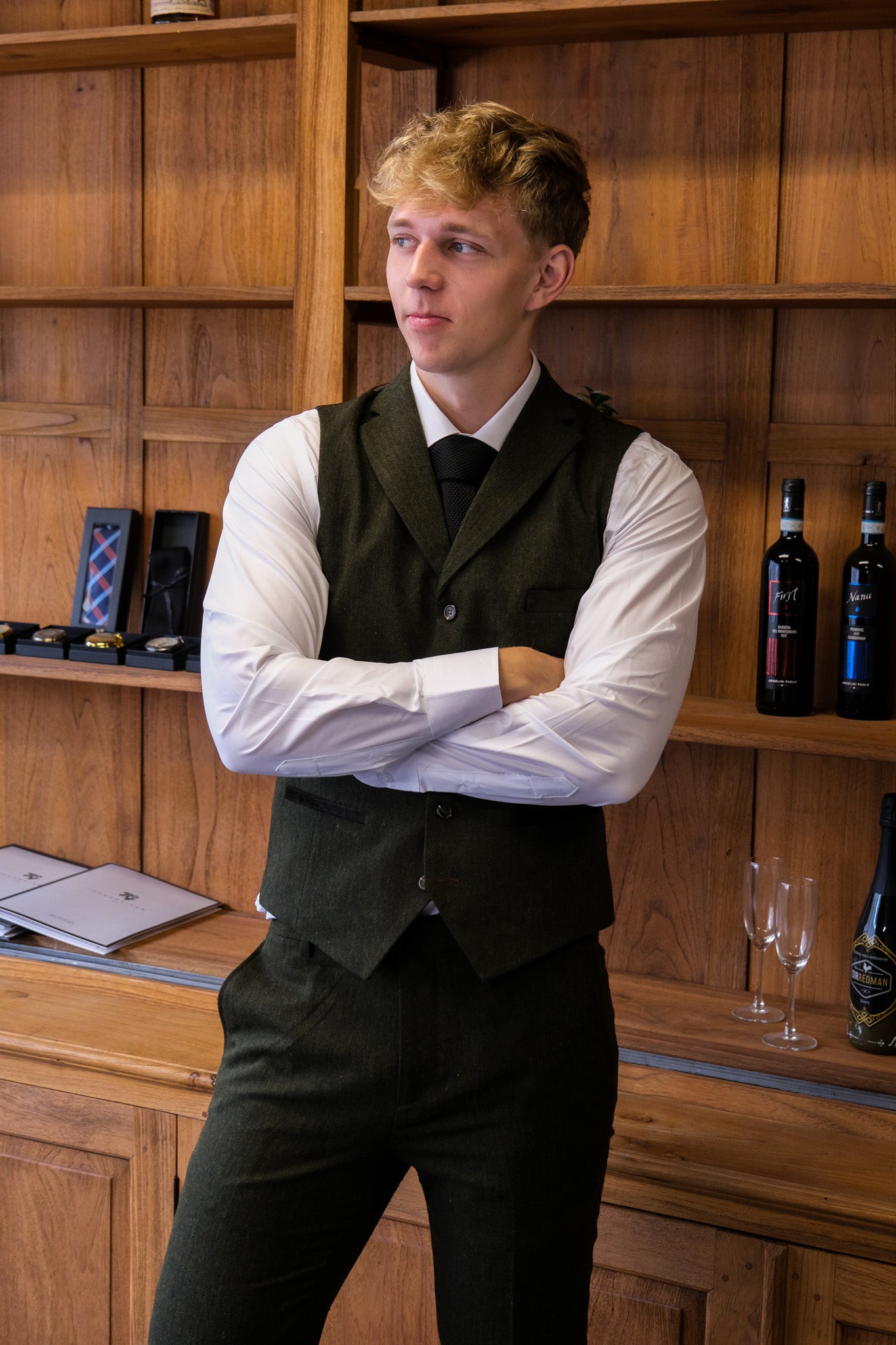 TAVERNY Chief tweed olive suit