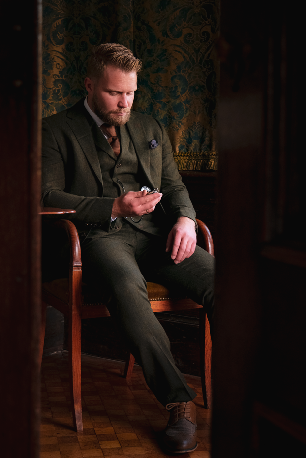 TAVERNY Chief tweed olive suit