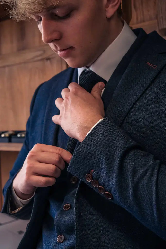 TAVERNY Chief tweed navy suit